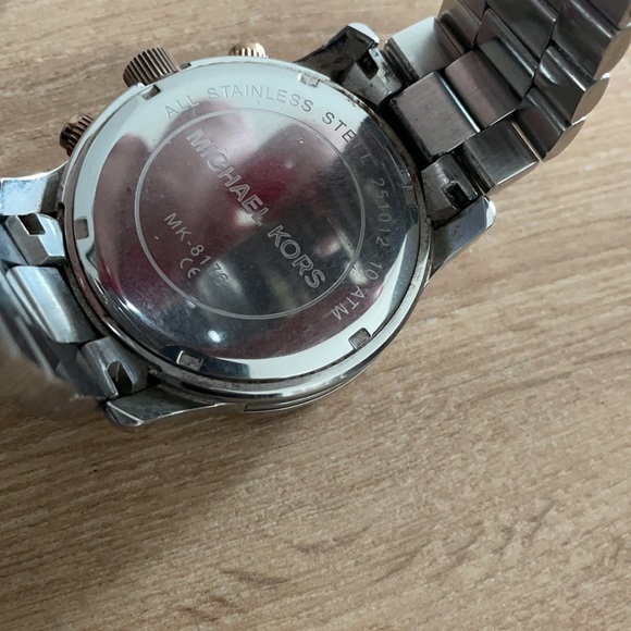 Michael Kira Rose Gold/Silver Watch. - Picture 4 of 6